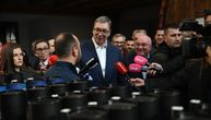 Vučić u poseti Bajinoj Bašti, obilazi destileriju BB Kleka