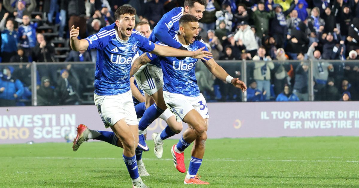 Komo još sanja Ligu šampiona, Duvikas doneo Fabregasu veliko slavlje