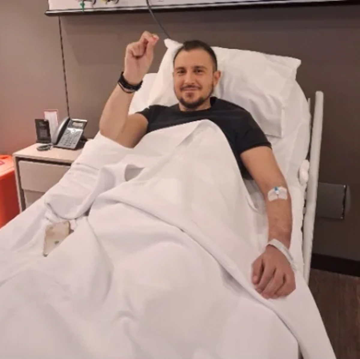 Svešteniku Bogdanu Stjepanoviću danas transplantirana jetra: "On i donor su dobro, hvala svima na molitvama"