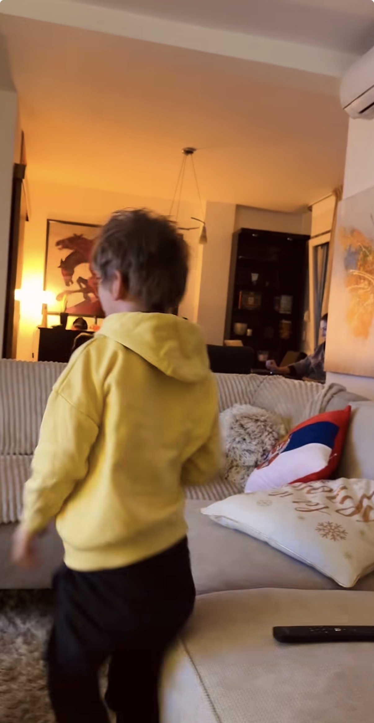 Pogledajte kako izgleda stan u kojem žive Nadežda i Toma sa sinom Longom: Jedva su sastavljali kraj s krajem