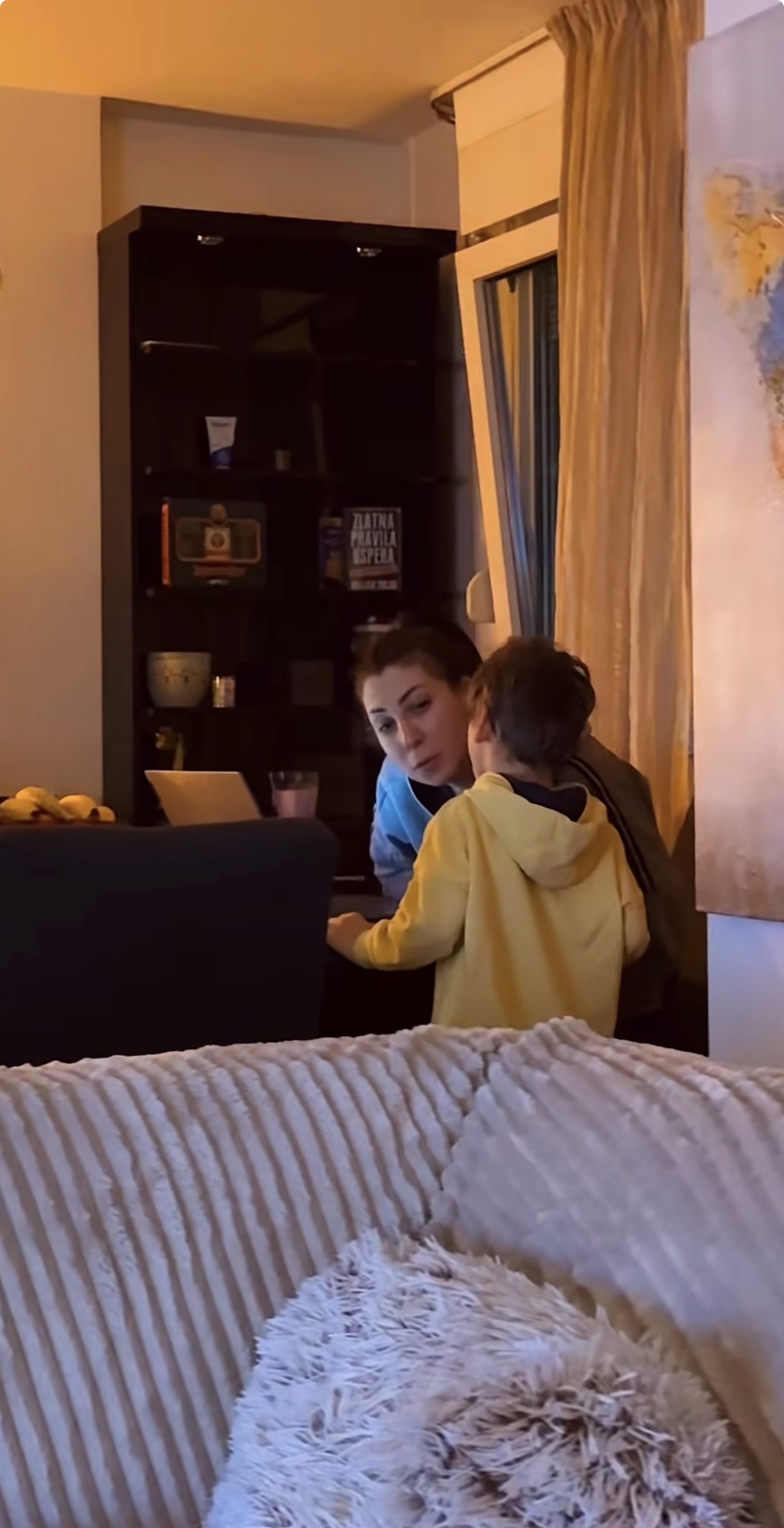 "Nadam se da ću sinu moći da se opravdam..." Pevačica imala intimni odnos u lajvu, cela Srbija gledala u šoku