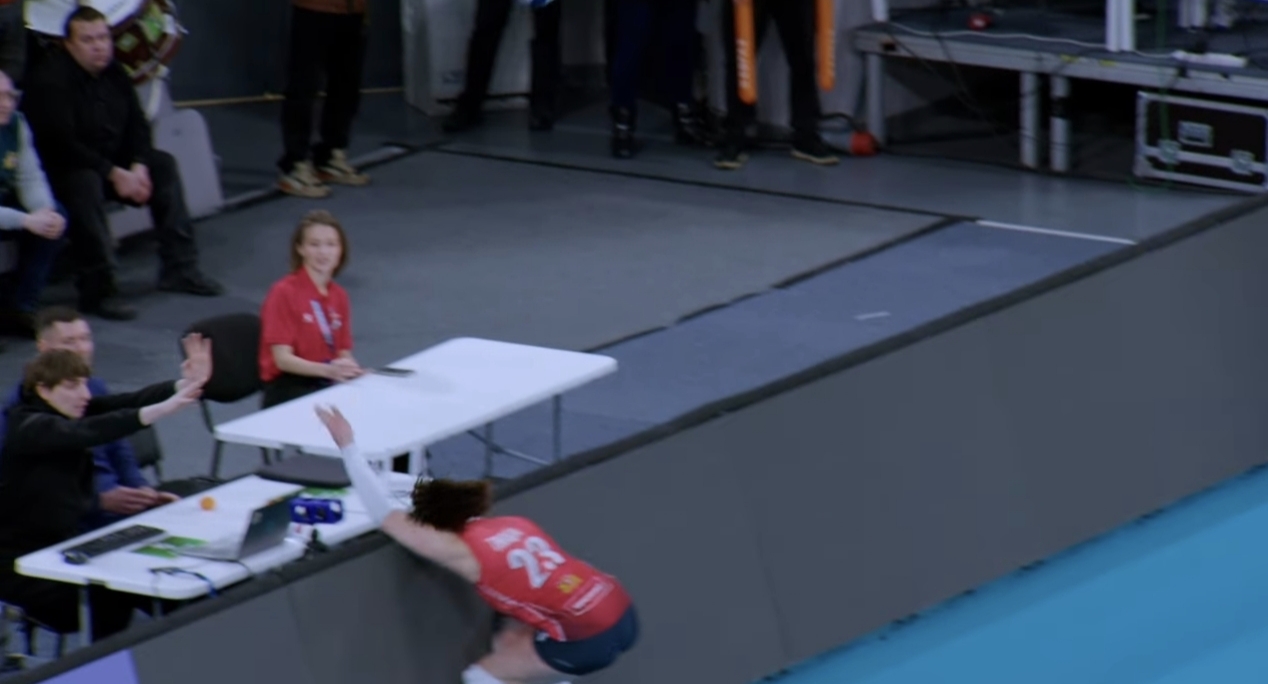 Drama srpske odbojkašice, Mitrovčanka udarila glavom u reklame, vratila se i odvela svoj tim u polufinale