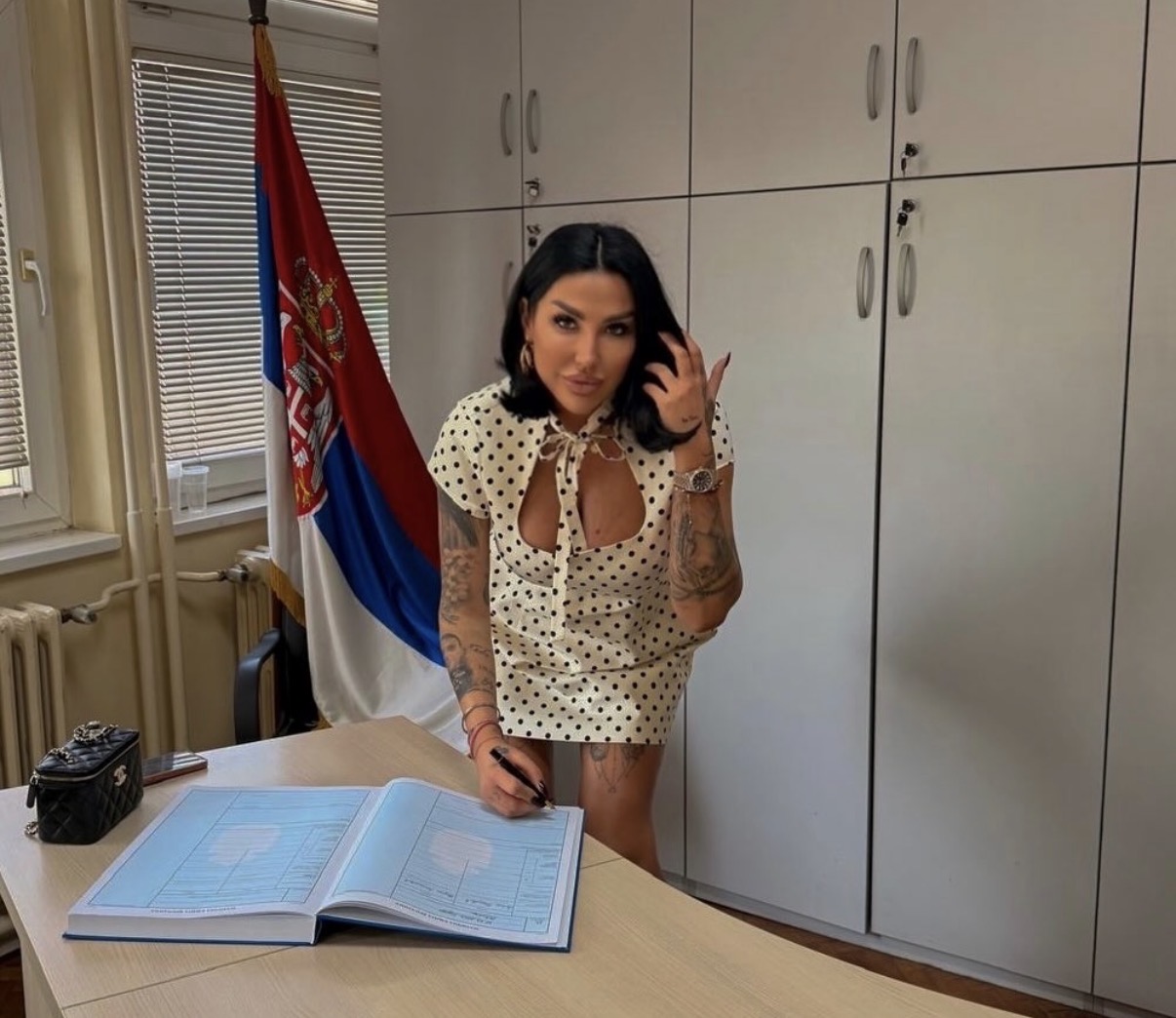 Tijana Ajfon se udala za bogataša, a sad u poklonu od 140.000 evra pokazala skupu burmu: "Njegova žena!"