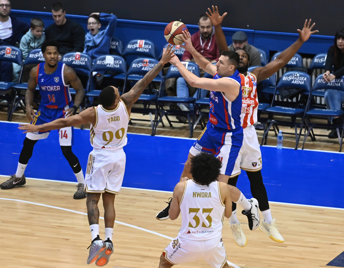 Bivši legendarni košarkaš Partizana promašio trojku za pobedu, potom usledila frka na terenu