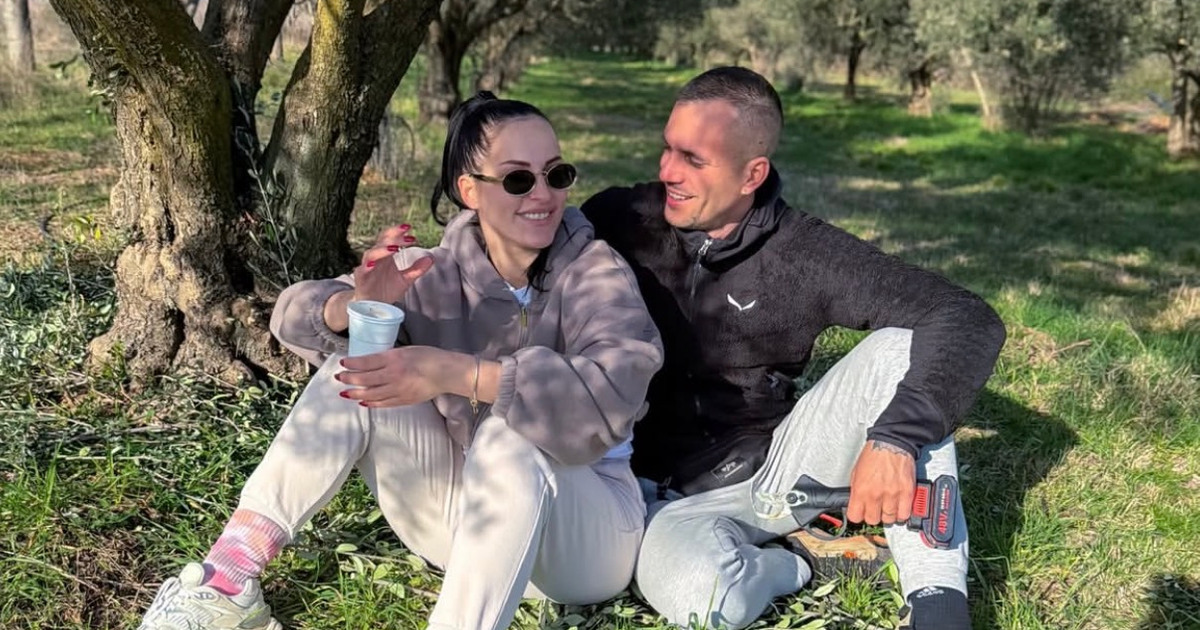 Naša pevačica u Hrvatskoj slavi Uskrs sa suprugom: Cela porodica na okupu 