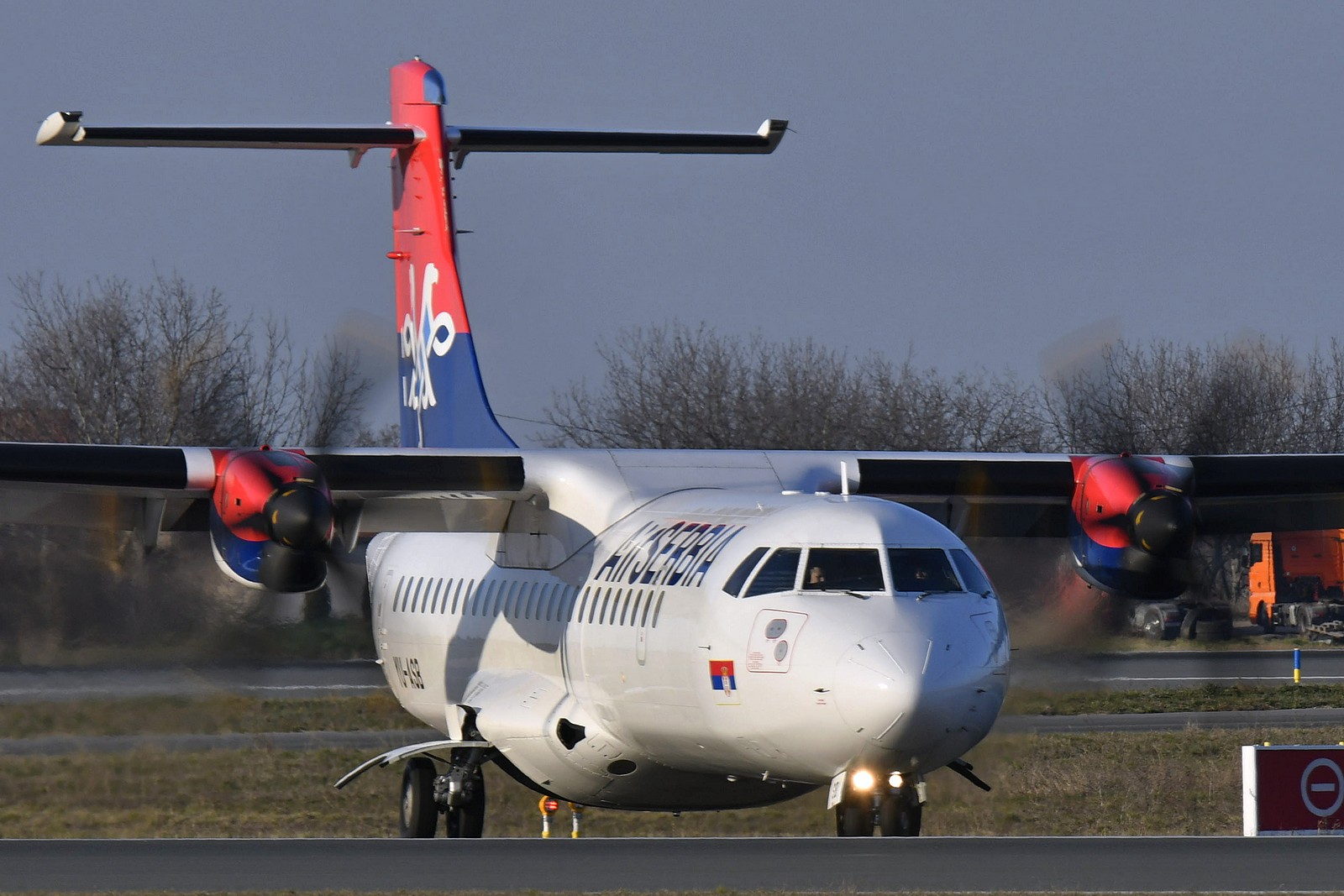 Oštećen ATR 72-600 Er Srbije: YU-ASF van saobraćaja tri meseca