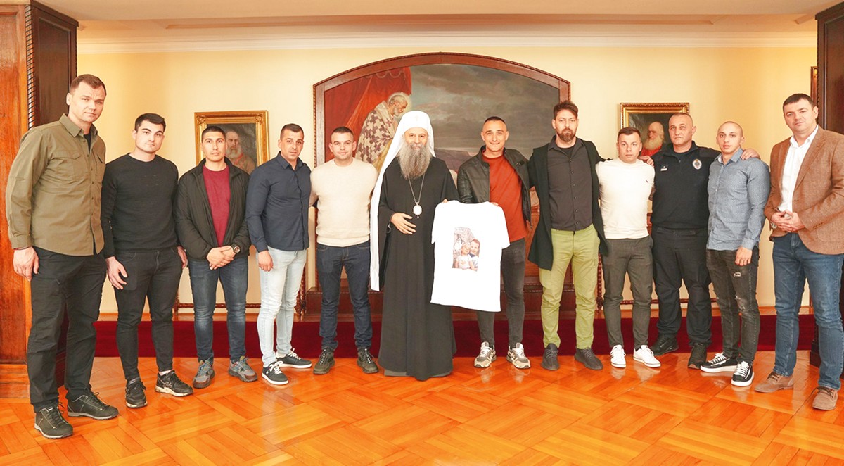 SRCE NA PUTU ZA OSTROG: Patrijarh blagoslovio humanitarni podvig pripadnika MUP-a za Sofiju i Feđu