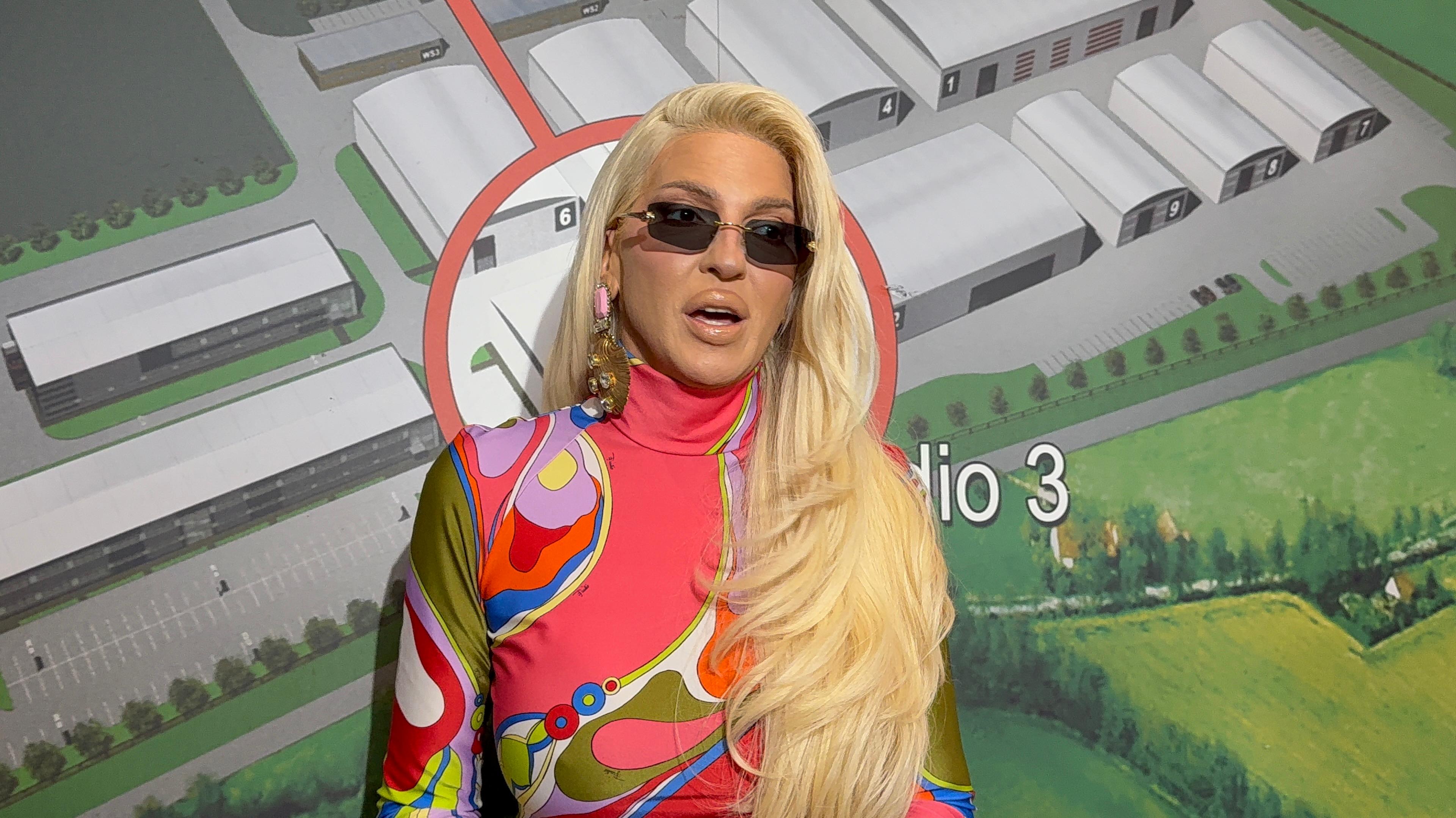 "Loše vreme za estradne rajske ptice" Tužna izjava JK o stanju Zorice Brunclik, Laziću i Đaniju: "Vidim da..."