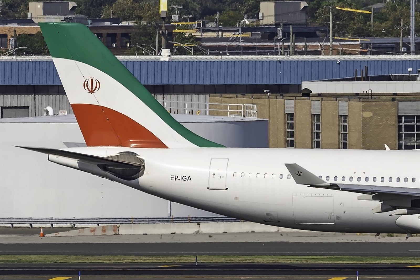 Izrael uništio avion iranskog vrhovnog vođe: Iran Force One pogođen u Teheranu