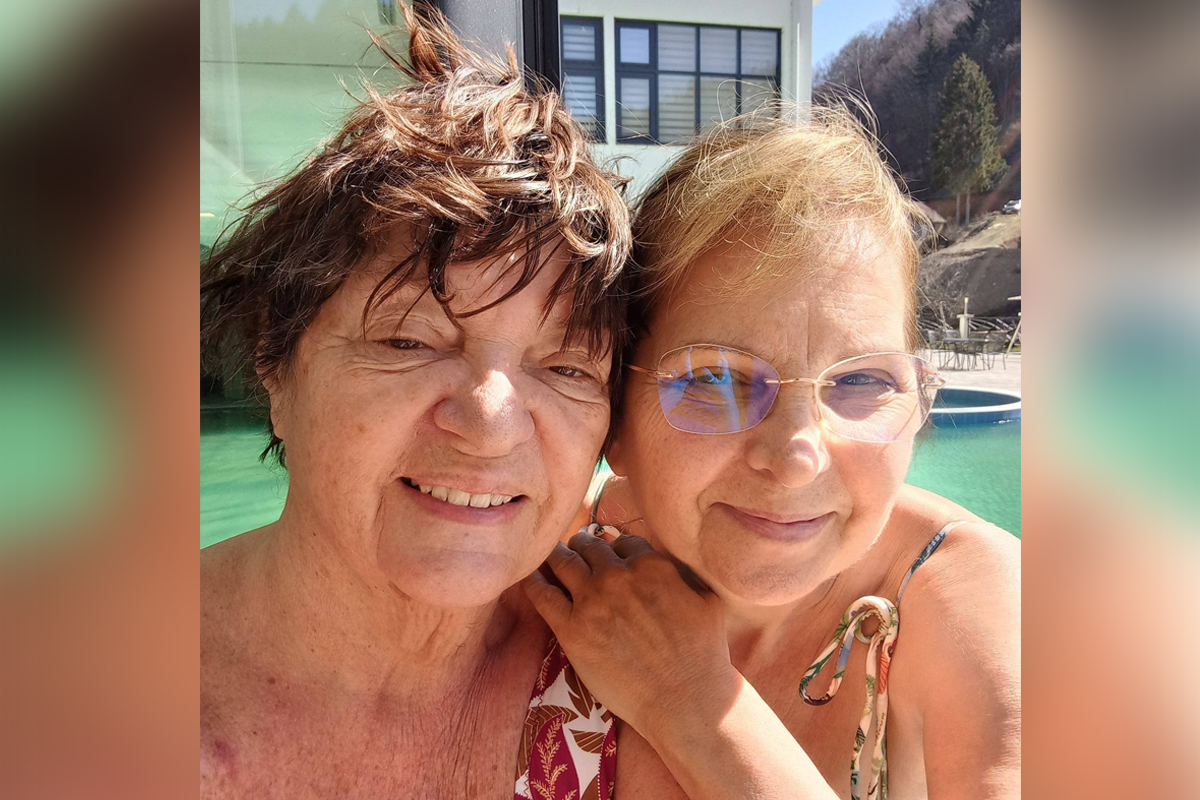 Gorica Popović (73) i Bilja Krstić (70) u kupaćim kostimima: Kume otišle iz grada, evo kako uživaju u banji