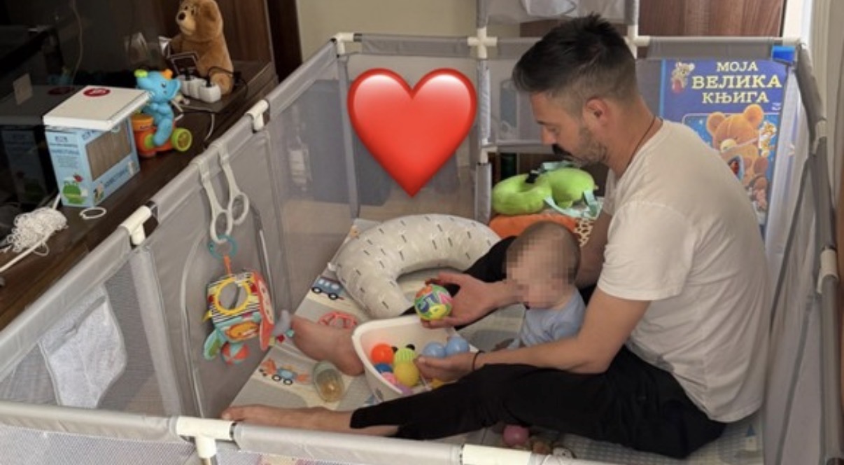 Za sina posebno sredio kutak, a okolo ikone i verske knjige: Milan živi u ovom stanu, sve je podredjeno OVOME