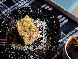 Kolac sa orasima i cokoladom