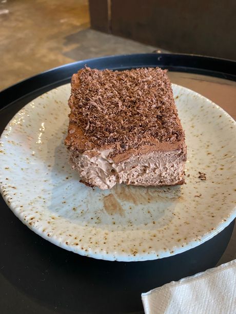 Kolac sa orasima i cokoladom