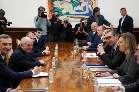 Aleksandar Vučić,ugovor,  Azvirt, granični prelaz Bački breg-Sombor-Kula-Vrbas-Srbobran