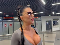 Stanija Dobrojević, majka Slavica, aerodrom