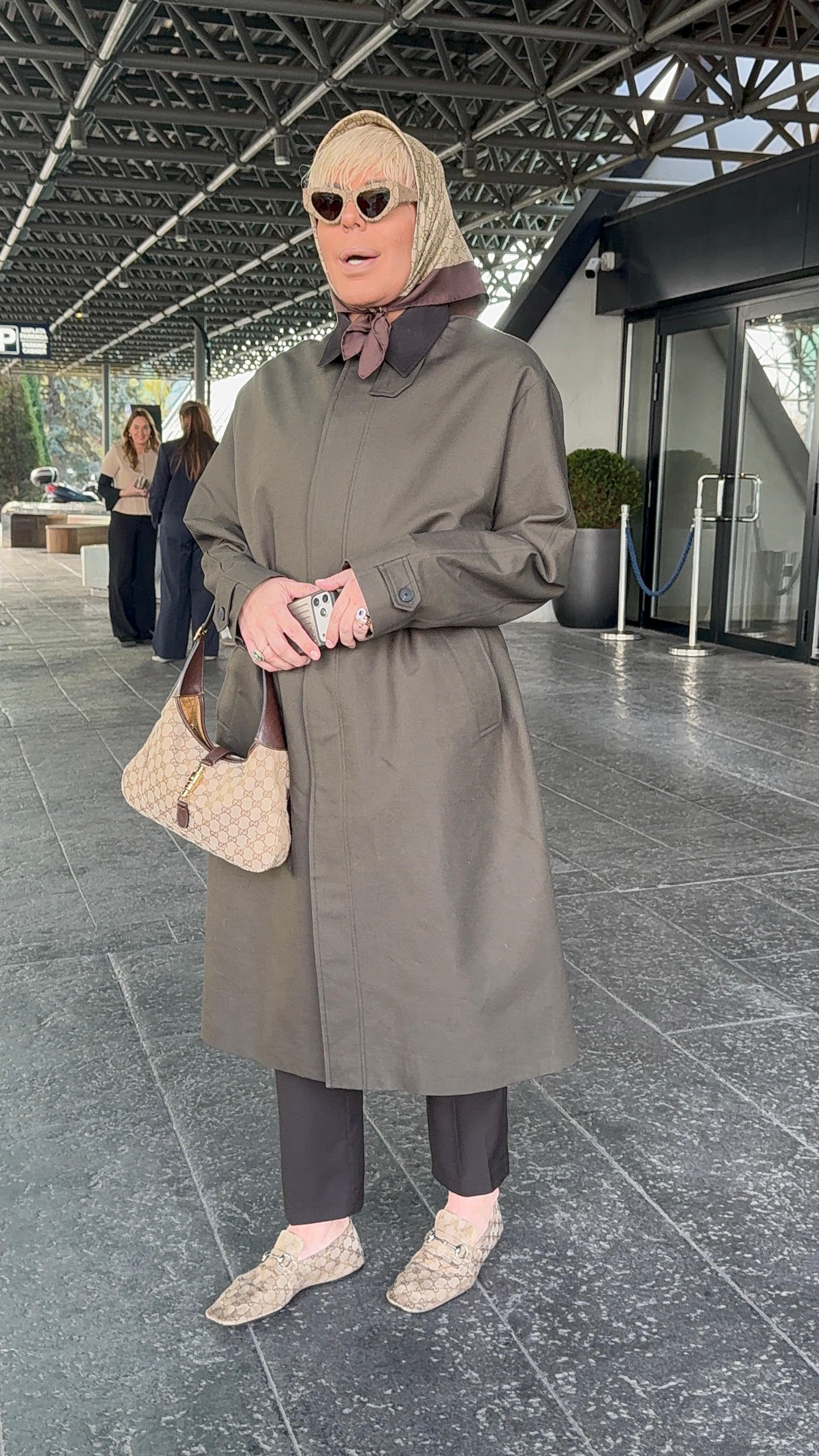 Boki 13 s maramom oko glave došao da najavi koncert u Areni: Pršte brendovi, ne zna se koji komad je skuplji