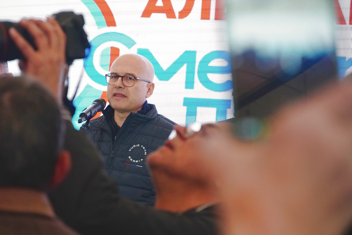 Vučević u poseti Knjaževcu, prisustvuje polaganju kamena temeljca za novi lovački dom