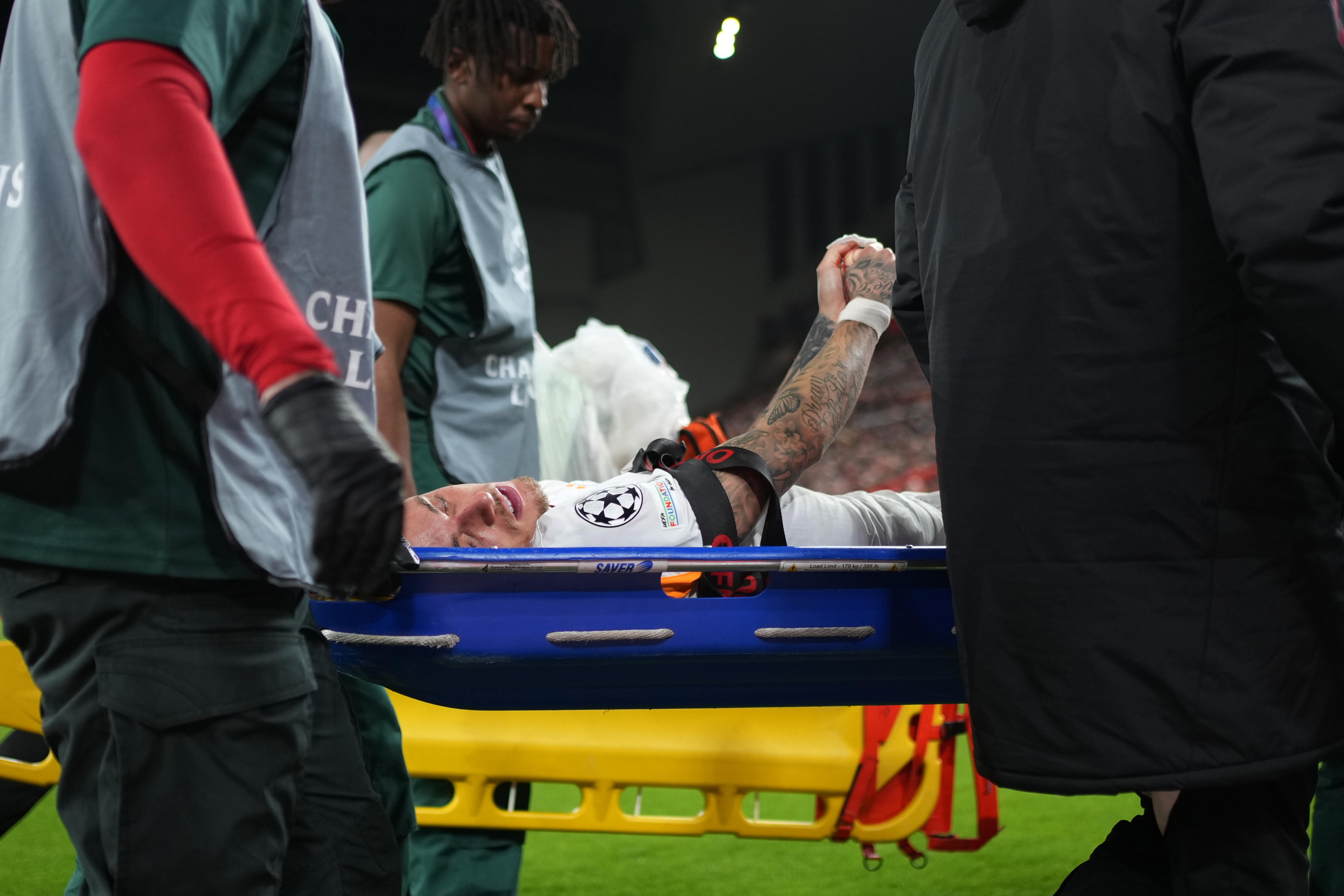 Lang se javio posle stravične povrede: "Sr*** se dešavaju"