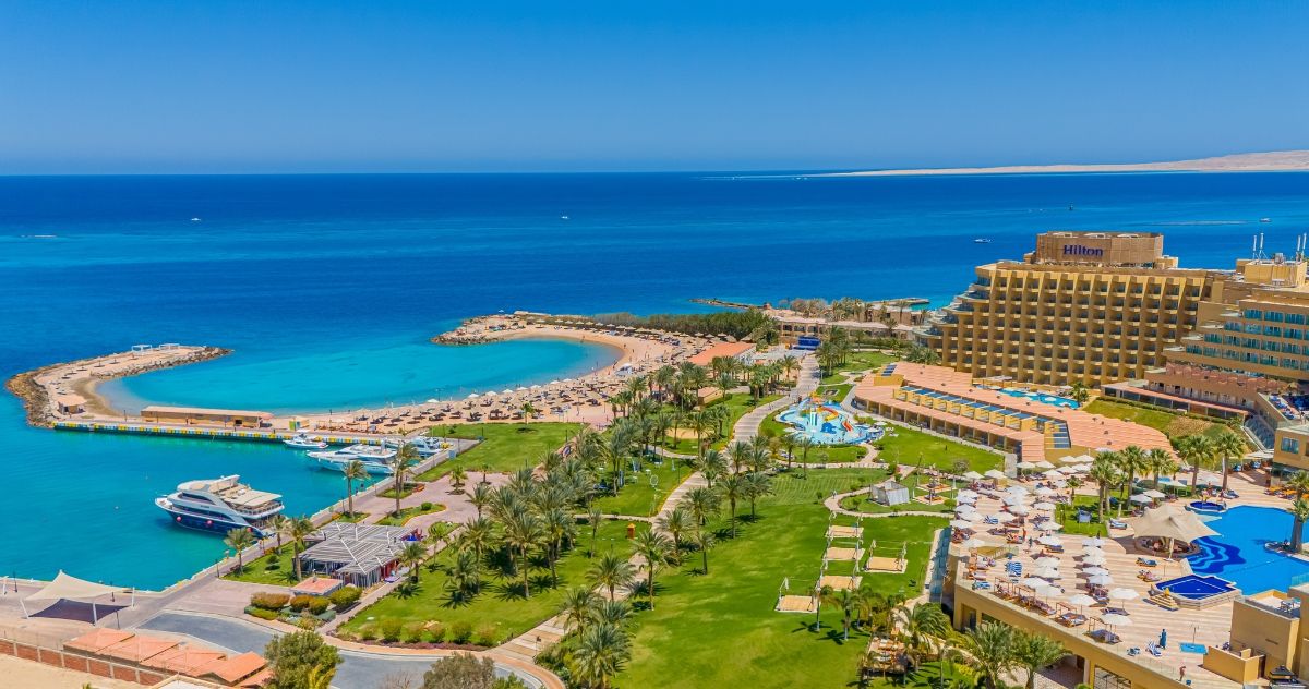Hilton Hurghada Plaza 5★ – prepoznatljiv kvalitet na peščanoj plaži Hurgade