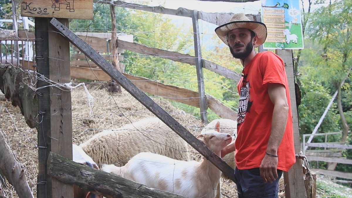 Ovo je Milovanovo parče raja u kom je lisica domaća životinja: Napravio oazu za decu, pa podelio s drugima