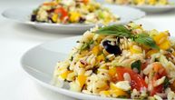 Marinirani tofu i orzo: Balans proteina i osvežavajućih ukusa u obroku koji štedi vreme tokom nedelje