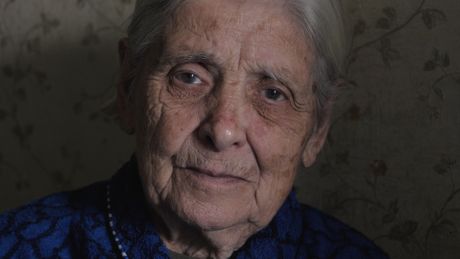 Stariji par, baba i deda, baba, deda starija žena, stariji muškarac