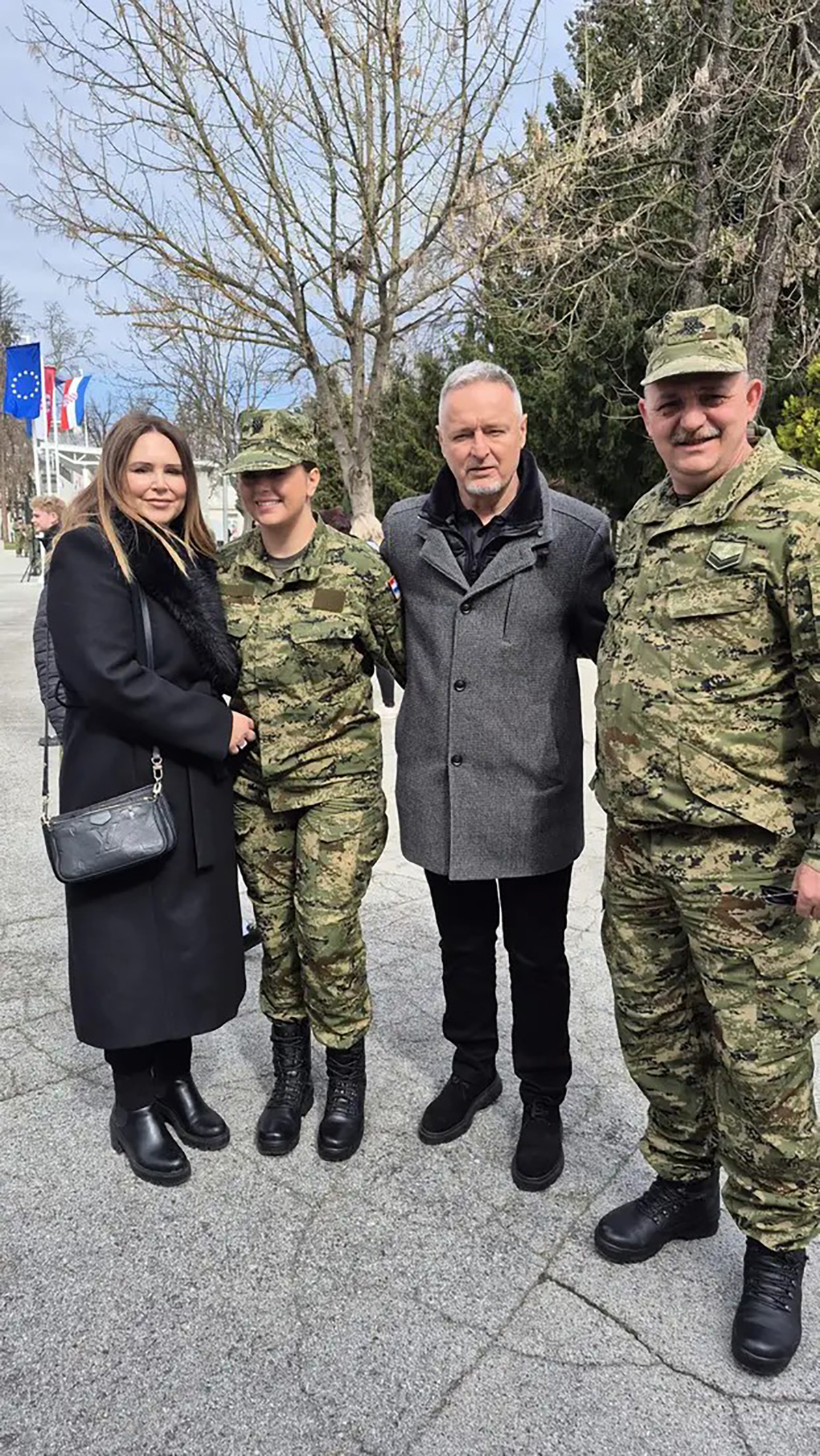 Tomsponova žena nosi detalj od 3.500€: Ćerku ispratila u vojsku, a na njoj pršte marke! Mreže se usijale