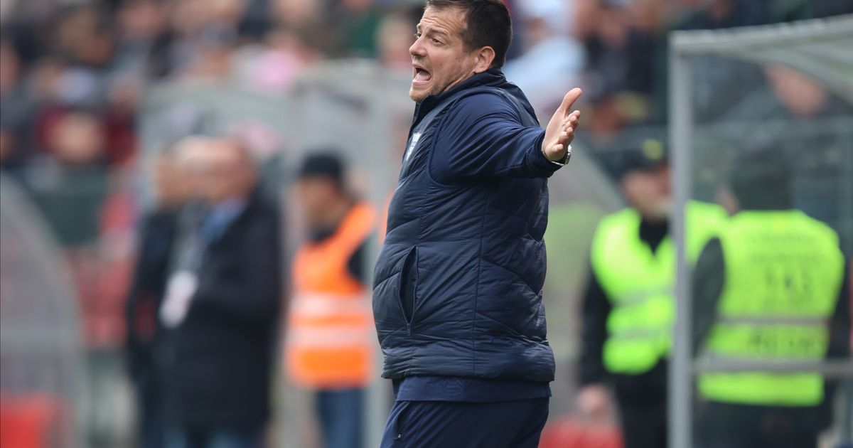 Nenad Lalatović i Pazarci u velikoj krizi: Upisali četvrti uzastopni poraz, navijači vređali igrače