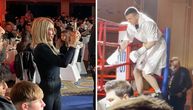 Dečko Jovane Jeremić odneo pobedu u Beču nokautom u 2. rundi: Evo kako ga je ona bodrila iz prvog reda