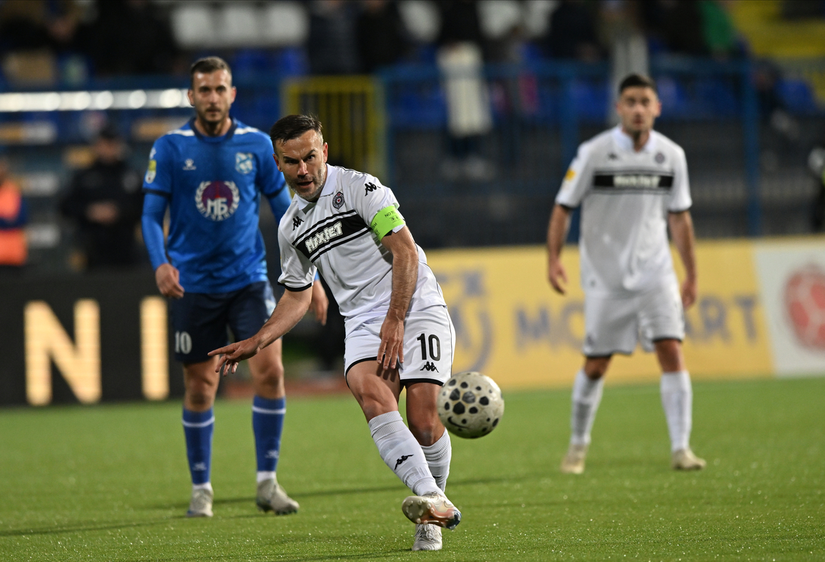 Ovo je tabela Superlige posle kiksa Partizana u Lučanima, crno-beli više nisu ni drugi, titula je izgubljena