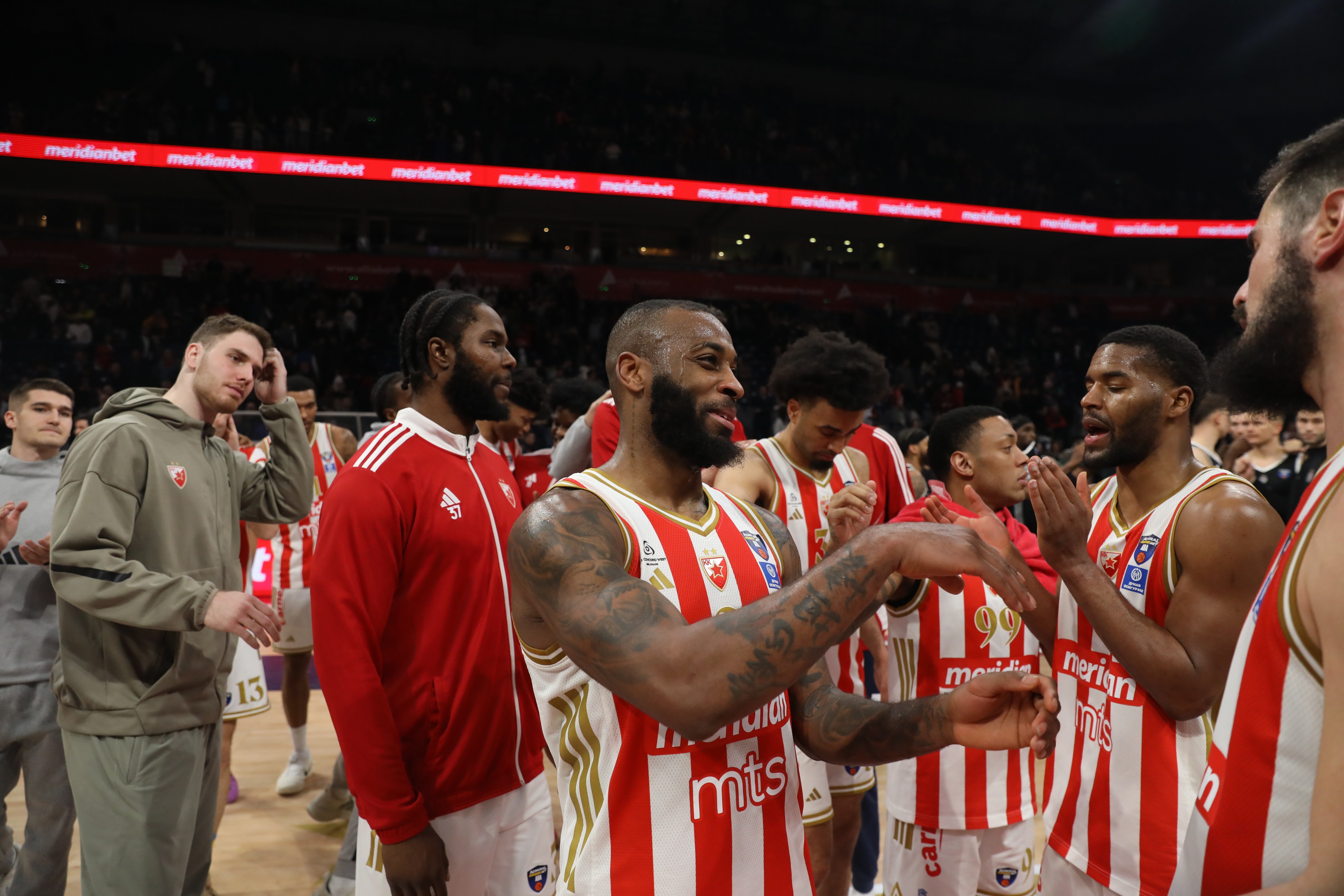 Šok, pomerena utakmica Barselona - Zvezda!