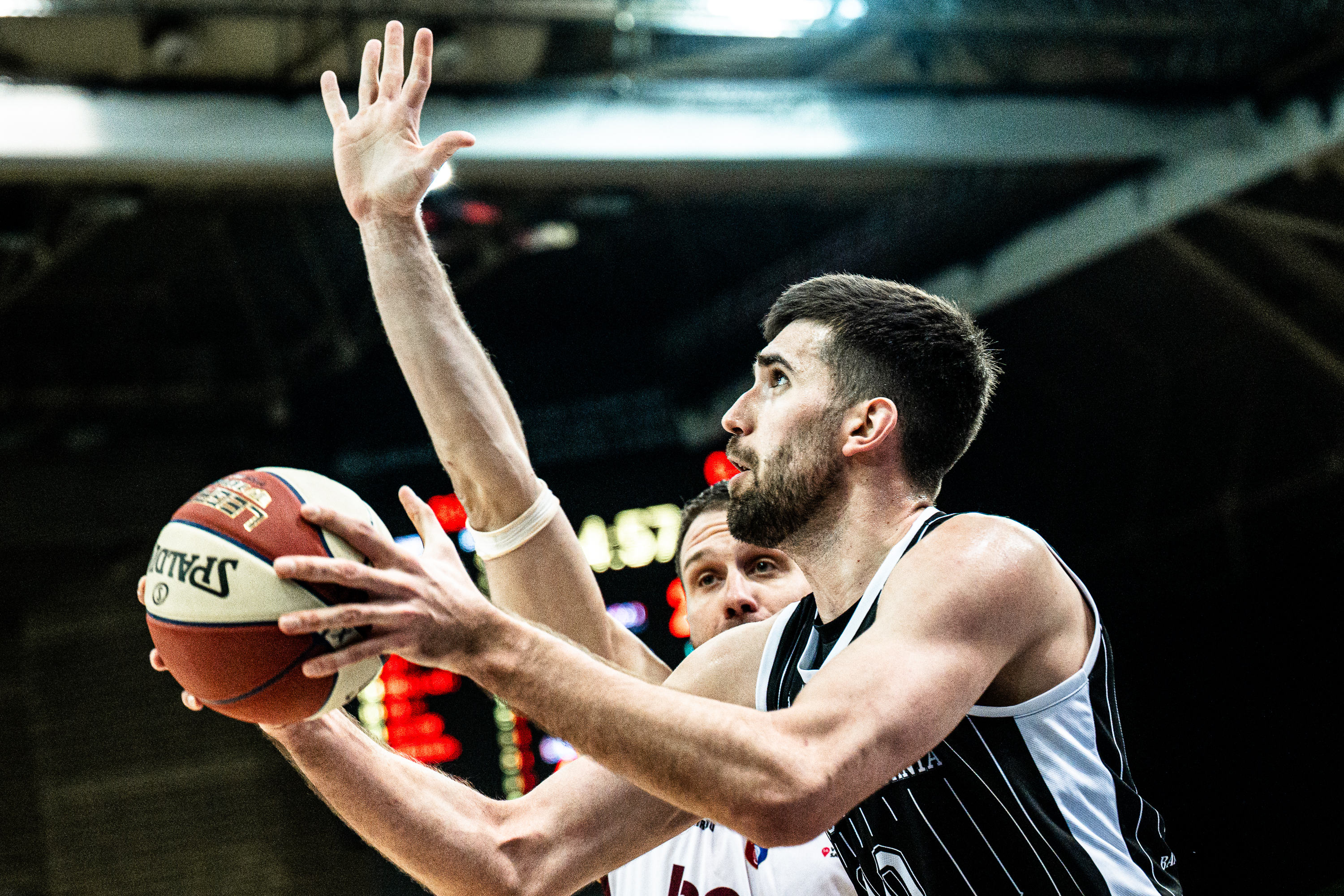 Situacija u ABA ligi sve jasnija: Rumuni pobedili u Sarajevu, Bosna se prekasno probudila