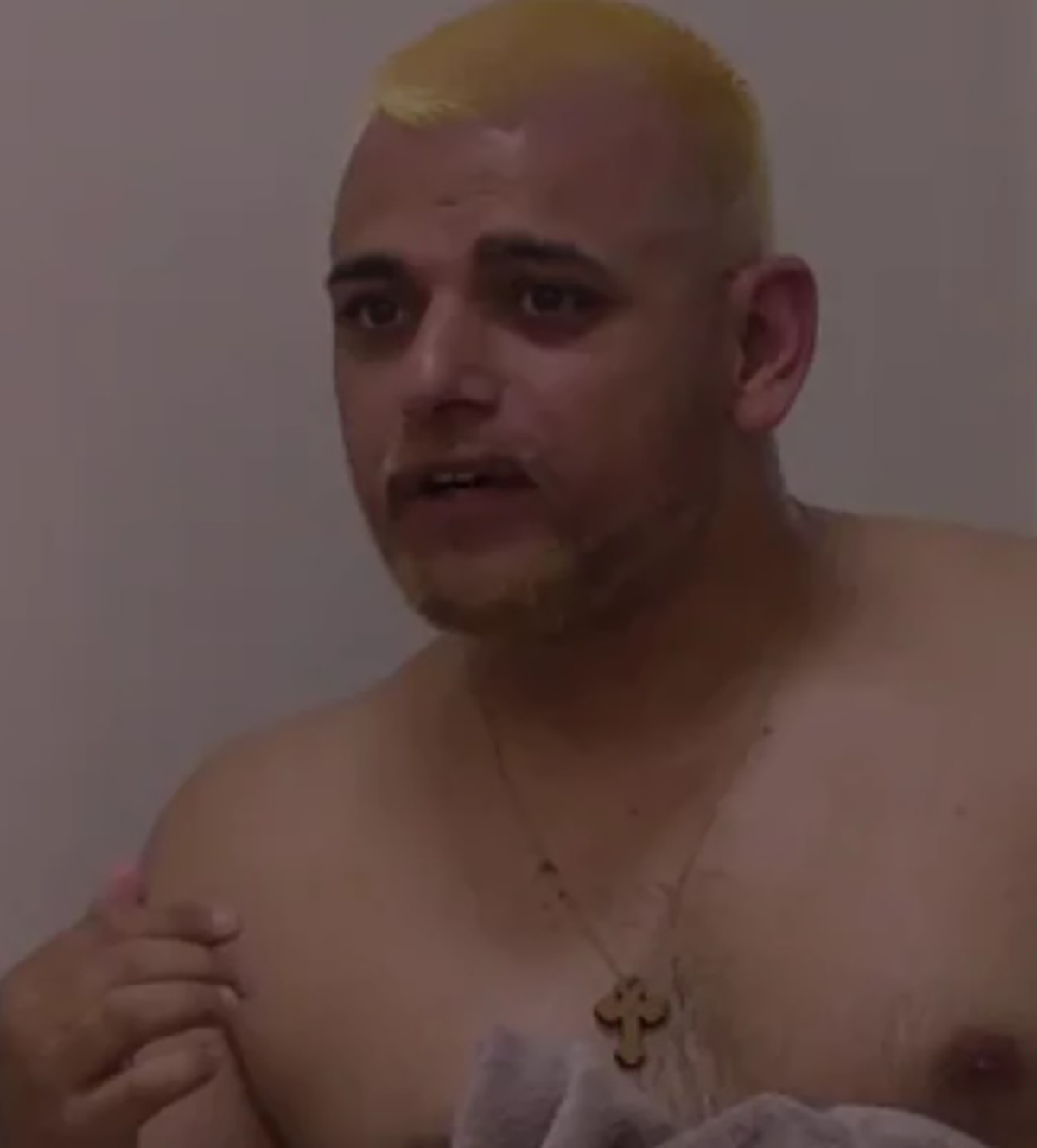 Šok prizor! Hteo promenu a spalio kosu: Učesnici Elite u neverici zbog Borine frizure, Uroš ga skroz unakazio