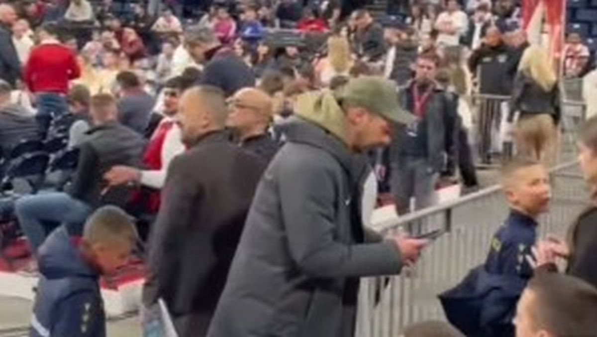 Na večiti derbi stigao miljenik Delija, bivši kapiten Zvezde Milan Borjan došao da bodri tim protiv Partizana