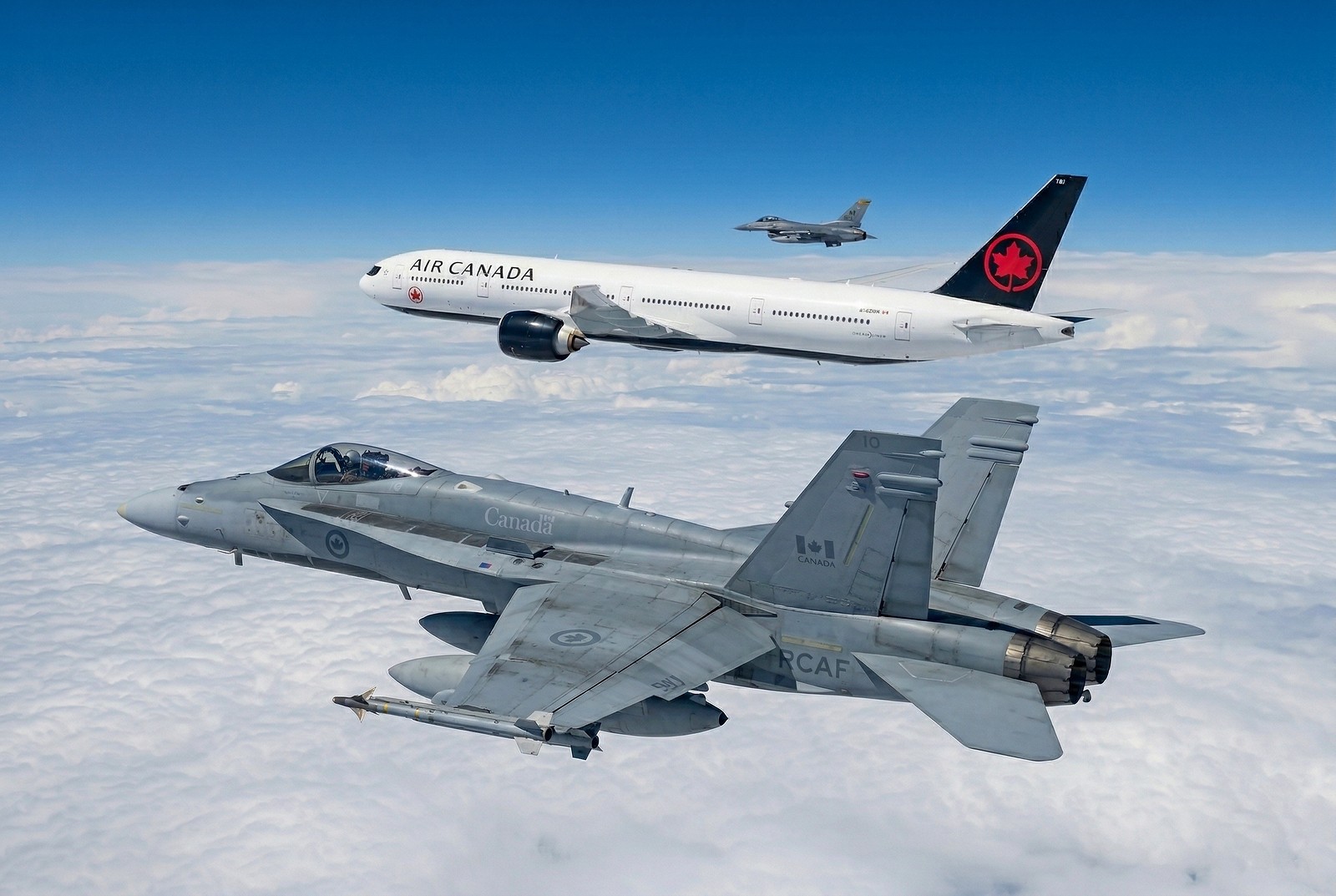 Nebeska policija: Borbeni avioni presreli Boing 777 zbog putnika sa lažnim identitetom