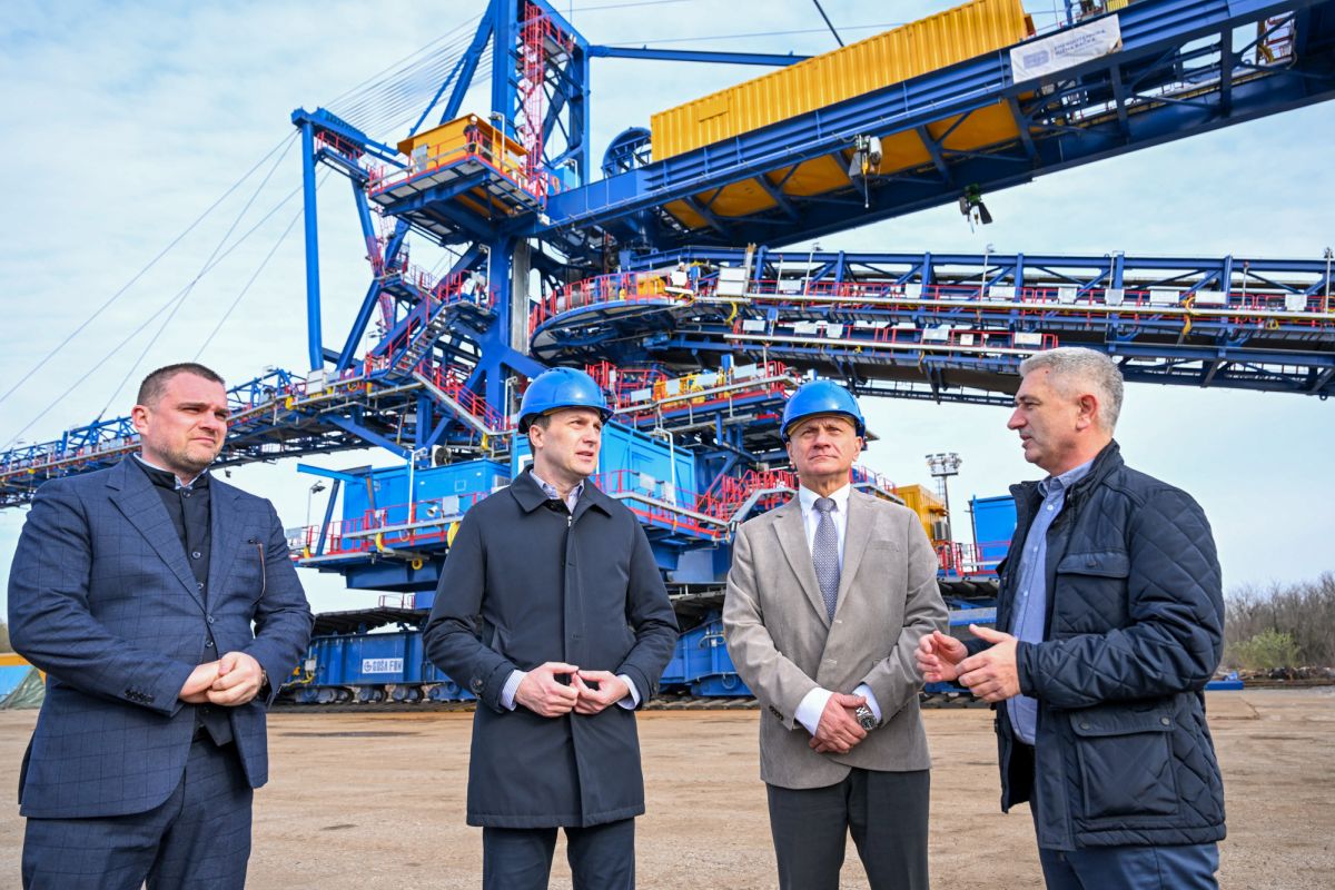 Završena montaža odlagača za PK "Radlјevo": Metalni kolos dug 125 metara kreće na radnu poziciju