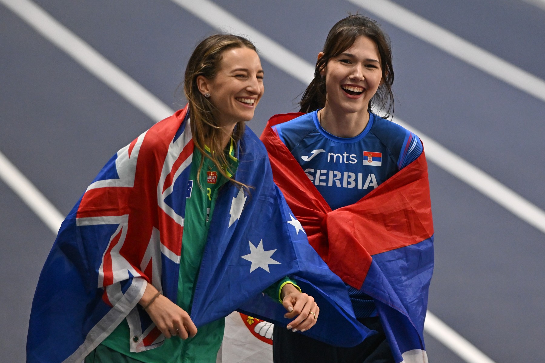 Atletičarka hrvatskog porekla osvojila srebro sa Angelinom Topić, pa objavila sliku sa Srpkinjom: "Bože..."