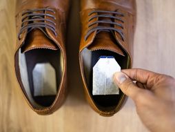 cipele, smrad, smrad iz cipela, kesica čaja, neprijatan miris obuće