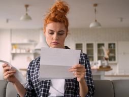 devojka, pismo, čitanje pisma