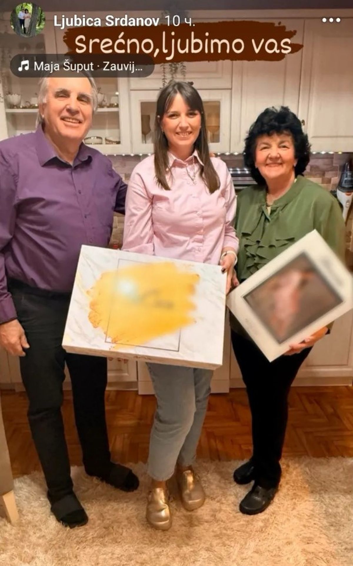 Naš pevač čeka deseto unuče, rekorder na estradi! Snajku okitio vrednim zlatom, odmah napravili slavlje u domu