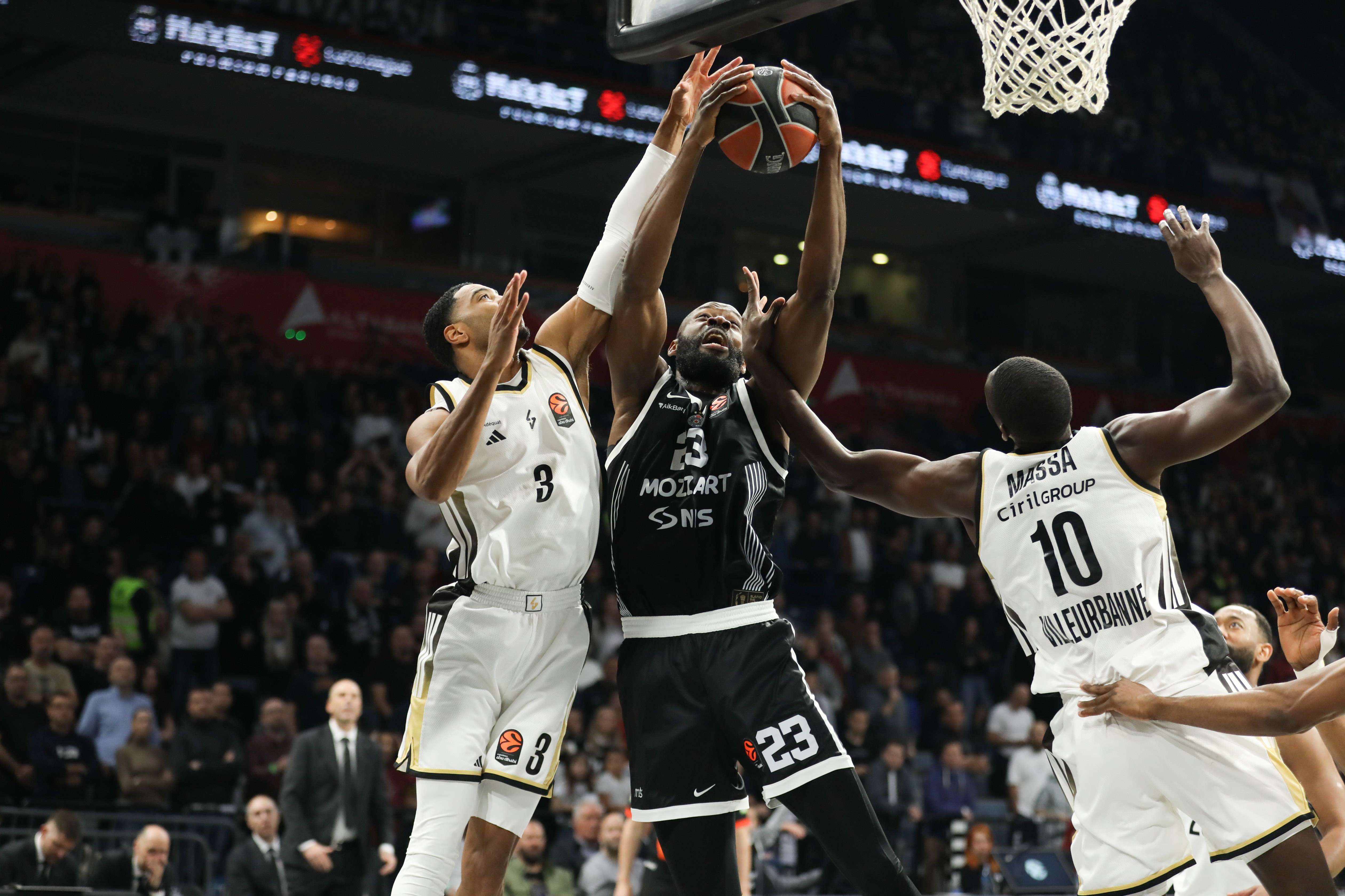 Šok, poznati klub napušta Evroligu posle 7 godina, otkriveno ko zauzima njihovo mesto i šta to znači za večite