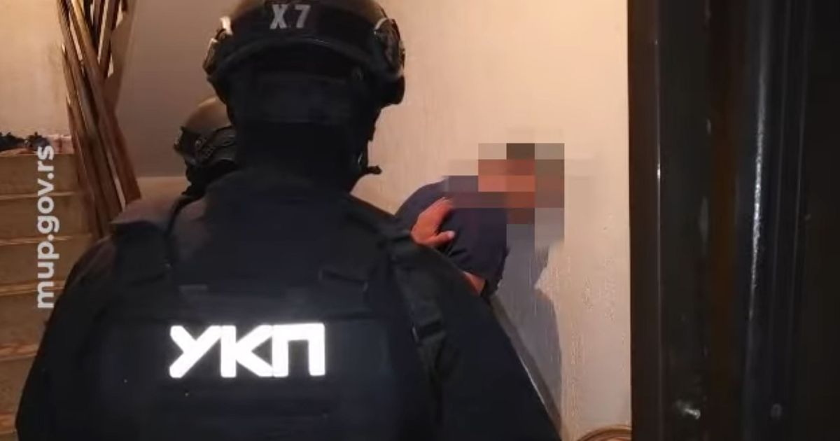 U Srbobranu uhapšen muškarac kod koga je pronađena droga i oružje