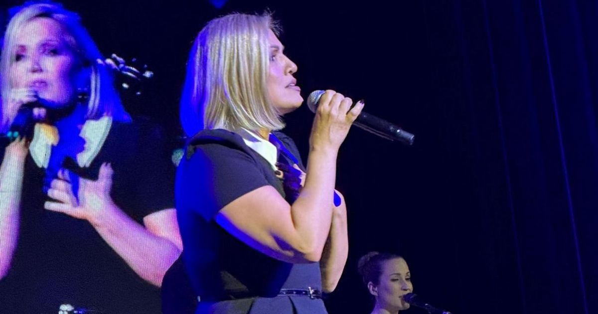 Emotions Overwhelmed the Hall! Snežana Đurišić's Daughter Sang at the Concert, the Audience Gave Her Ovations