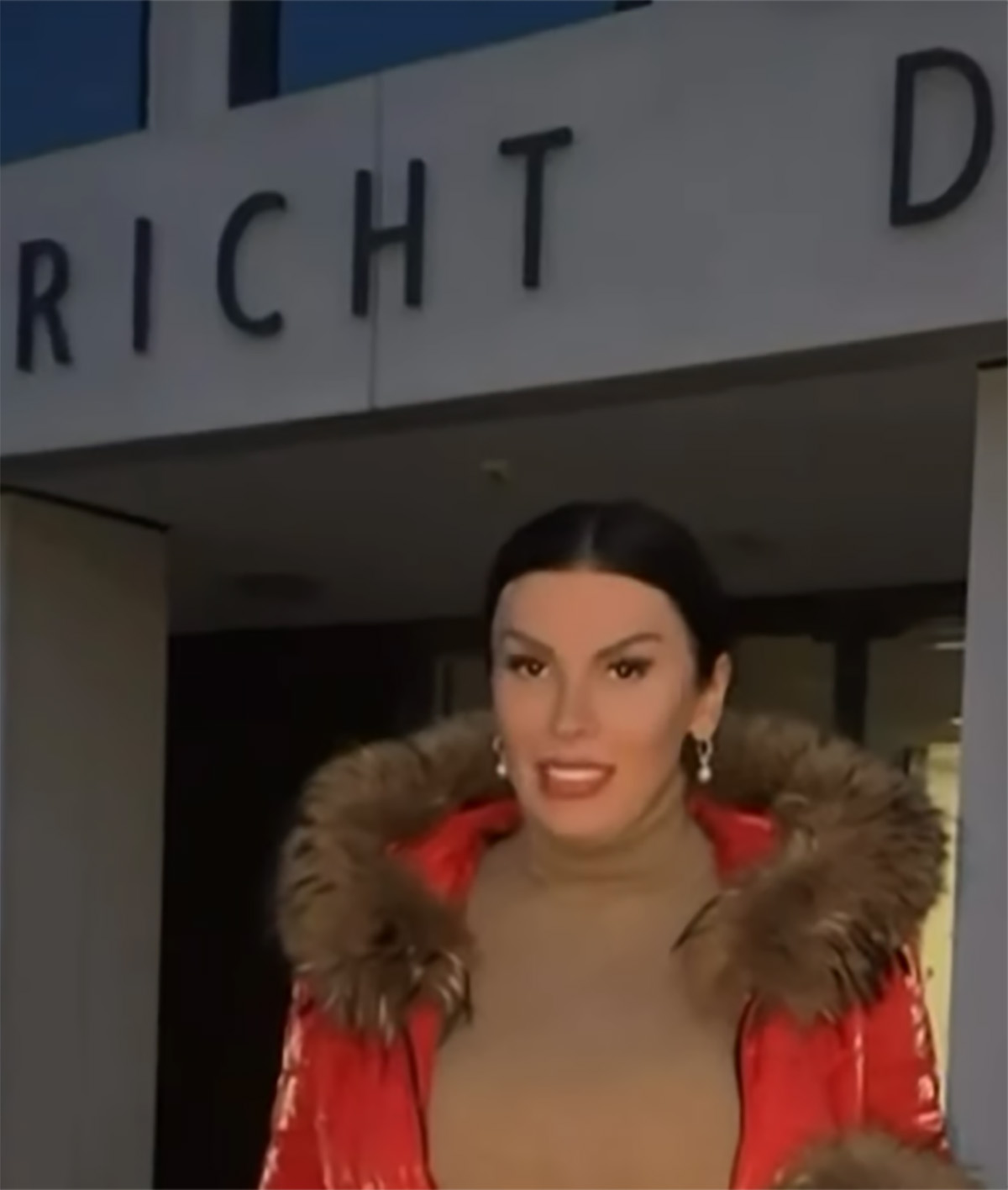 Naša transrodna pevačica pokazala pritvor u kom je provela više od 7 meseci: "Bila sam iza ovih rešetaka!"