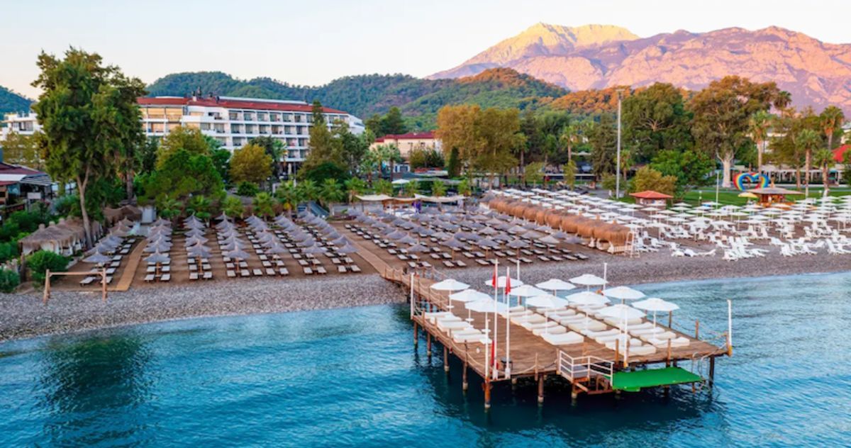 Letovanje u zagrljaju mora i planina: Kemer i Imperial Turkiz Resort 5★