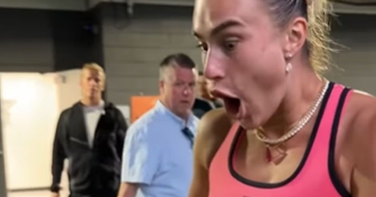 Arina Sabalenka tried a golden hot dog that costs $100, here's how she reacted