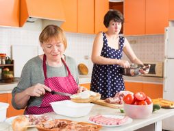 Svekrva snaja kuvanje