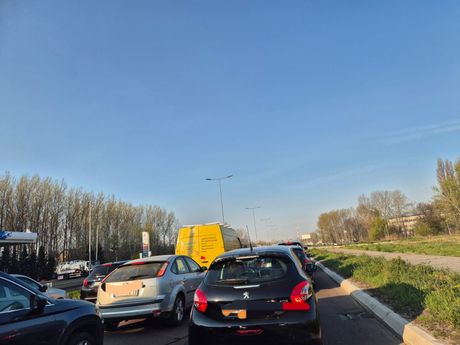 Gužva, prilaz Pančevačkom mostu