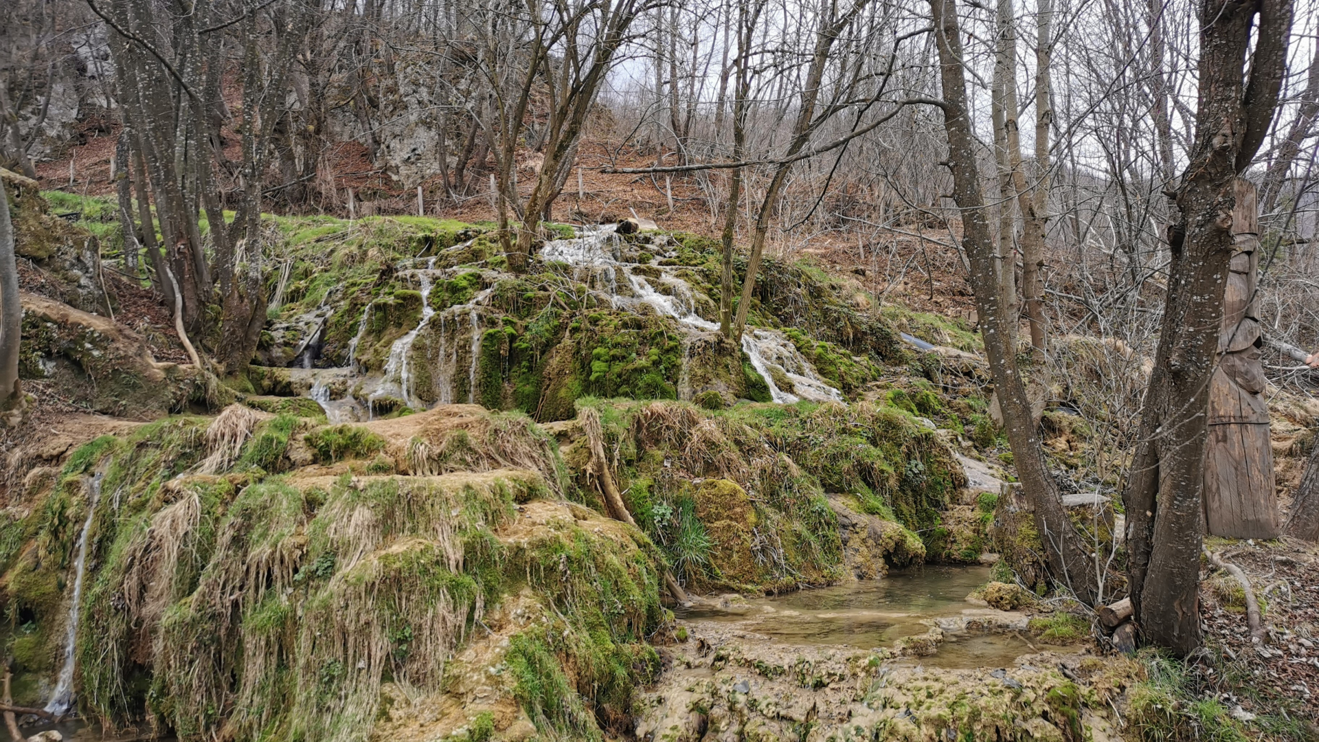 Srbija krije rajske vodopade za koje niste znali: Prizori kao sa Balija, a nalaze se u srcu naše planine!