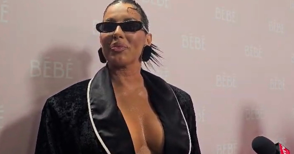 Seka Aleksić prošetala dekolte do pupka! Brushalter ne nosi - smršala 7 kila, pa sve ponosno pokazala